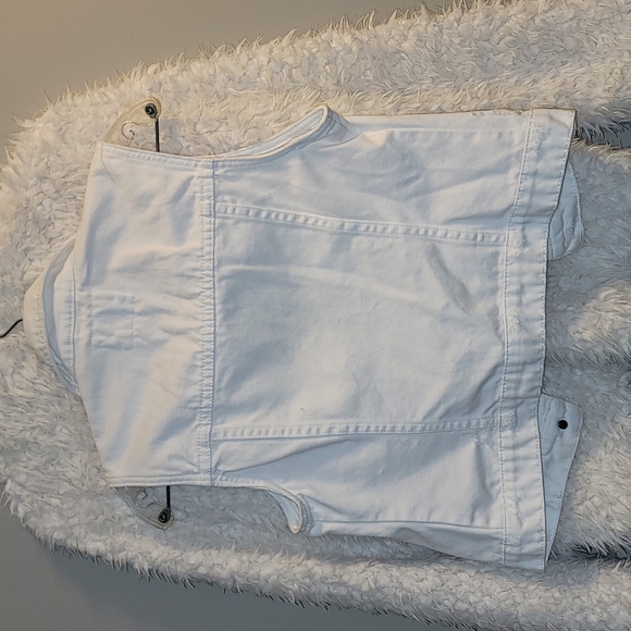 White Denim Vest with Pockets - Picture 2 of 3